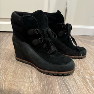 UGG Black Winter Rain Boots with Wedge Heel and Lace-Up Closure